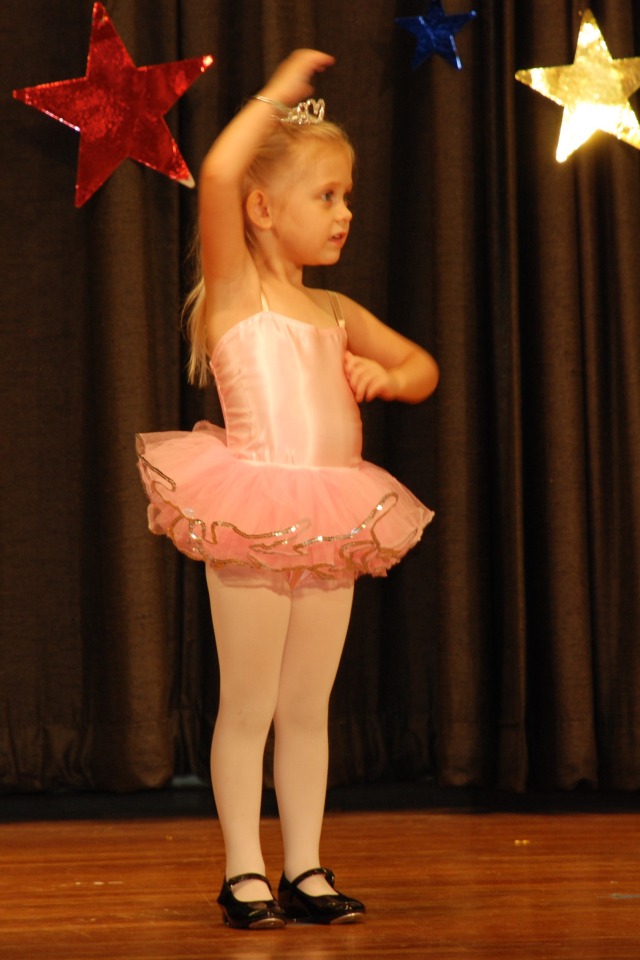 2012/05(May)/Sydney's Dance Recital/640x480_2012-05-12-Sydney's Recital-22.jpg